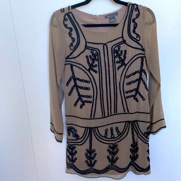 Gracia Dress▪️Sewn Detailing - Picture 1 of 6